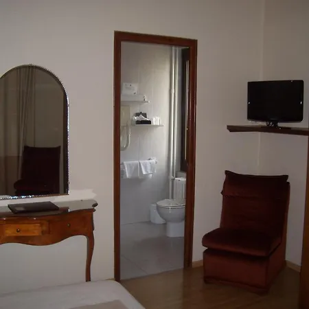 De La Gloria Hotel 3*